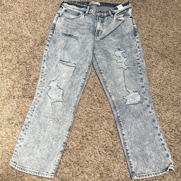 BRAND NEW A&F JEANS 👖 - Picture 1 of 8